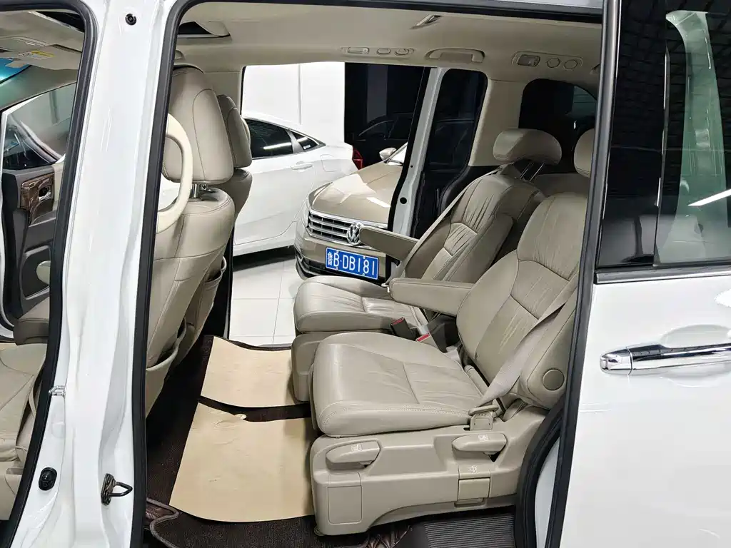 Odyssey 2.4 L Luxury