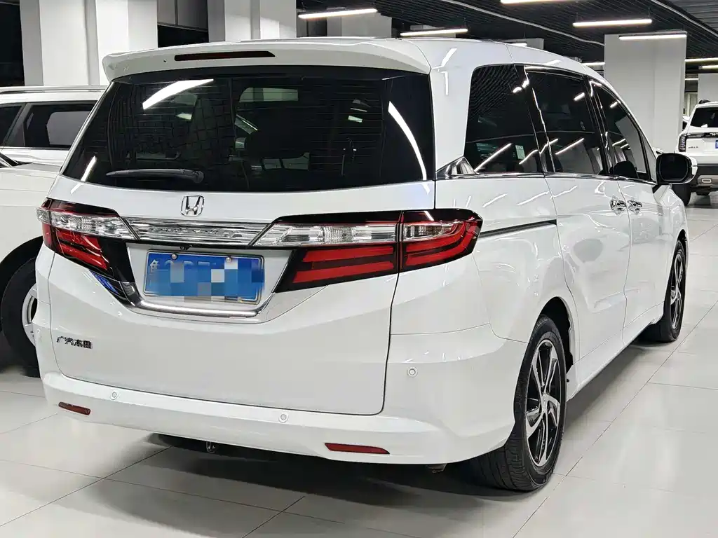 Odyssey 2.4 L Luxury