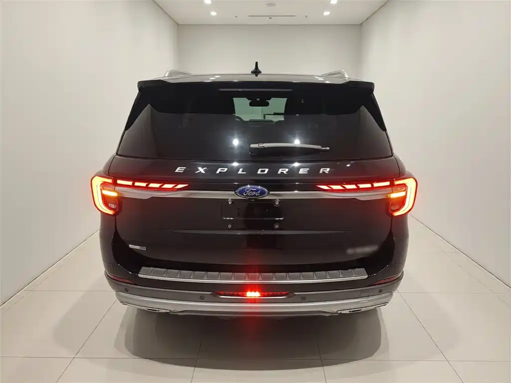Explorer EcoBoost 285 4 WD Titanium 6-seat