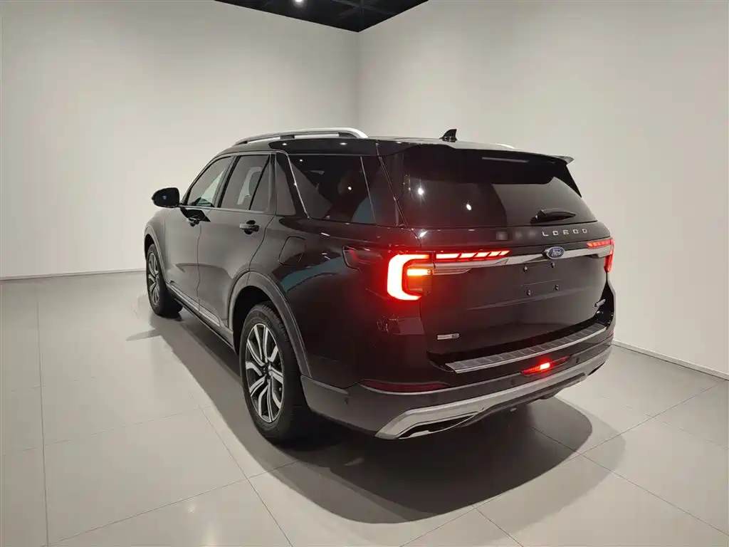 Explorer EcoBoost 285 4 WD Titanium 6-seat