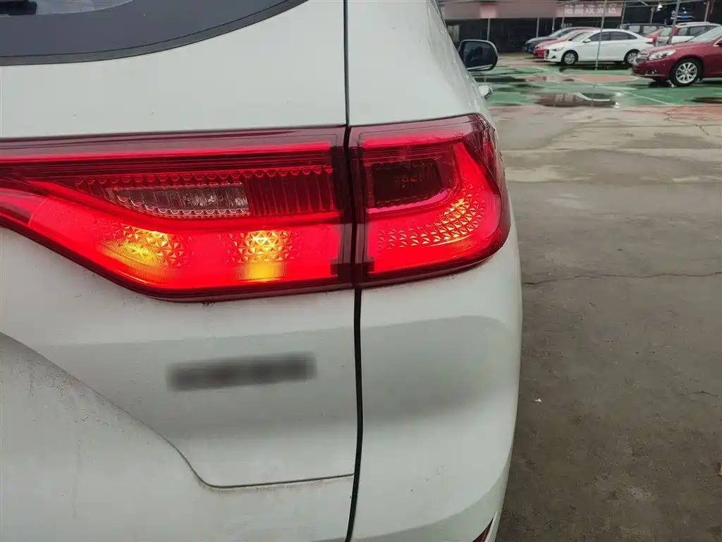 Haval M6 PLUS 1.5 T DCT Luxury Connected
