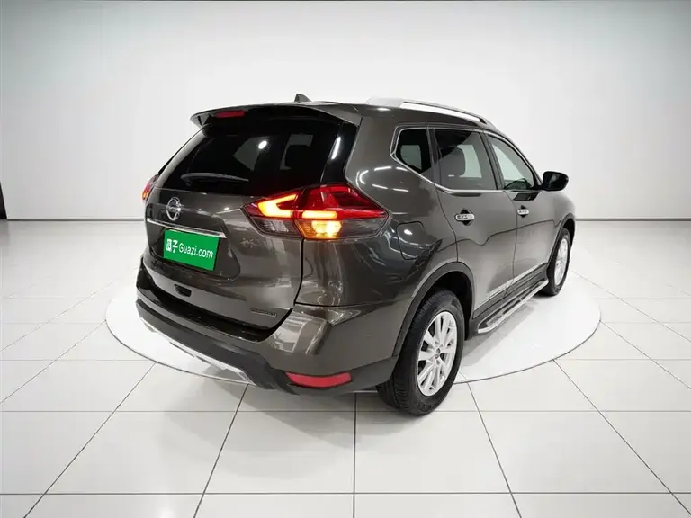 Nissan X-Trail 2.0 L CVT Connected Comfort 2 WD