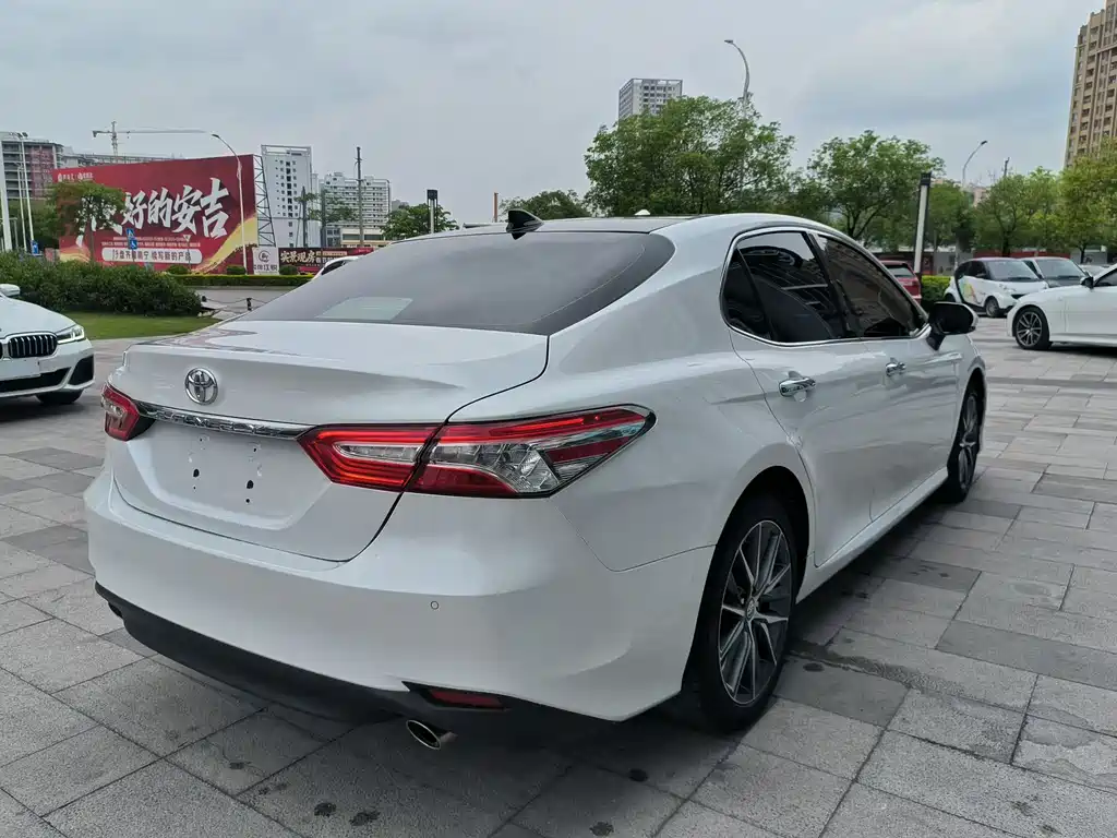 Camry 2.5 G Luxury