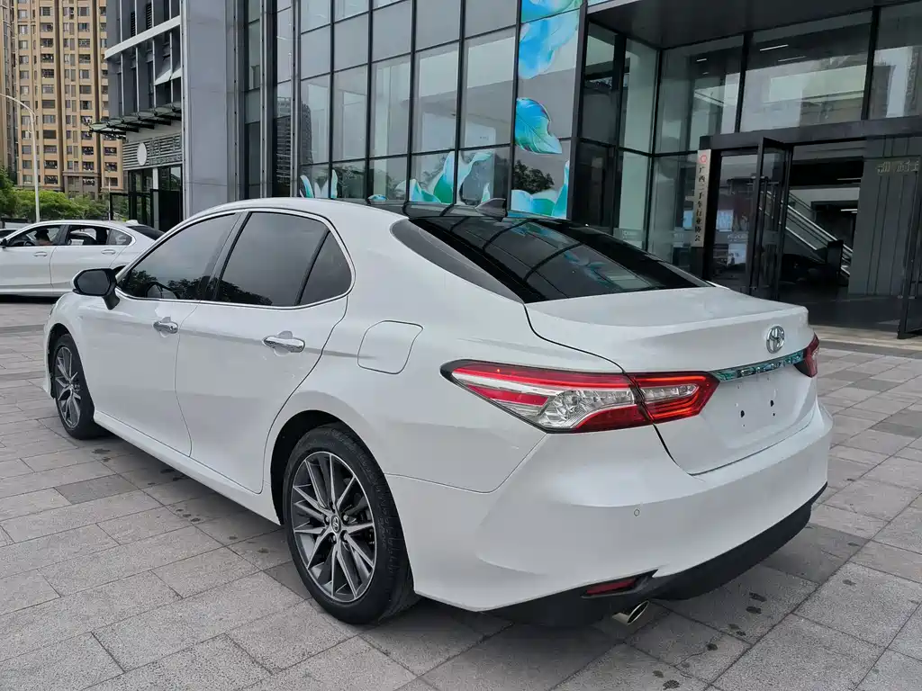 Camry 2.5 G Luxury