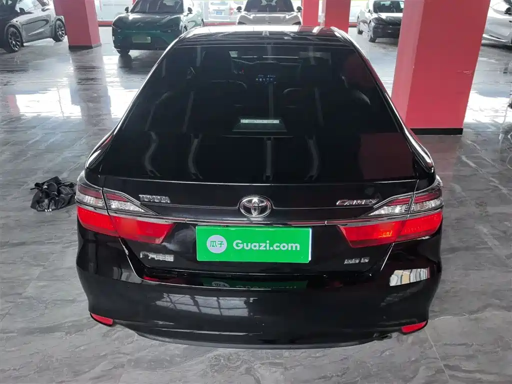 Camry 2.0 G 10 th Anniversary Commemorative Leading