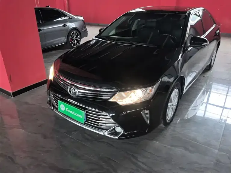 Toyota Camry 2.0 G 10 th Anniversary Commemorative Leading