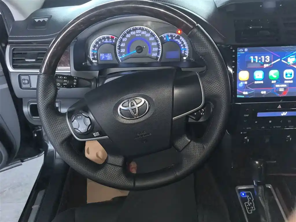 Camry 2.0 G 10 th Anniversary Commemorative Leading