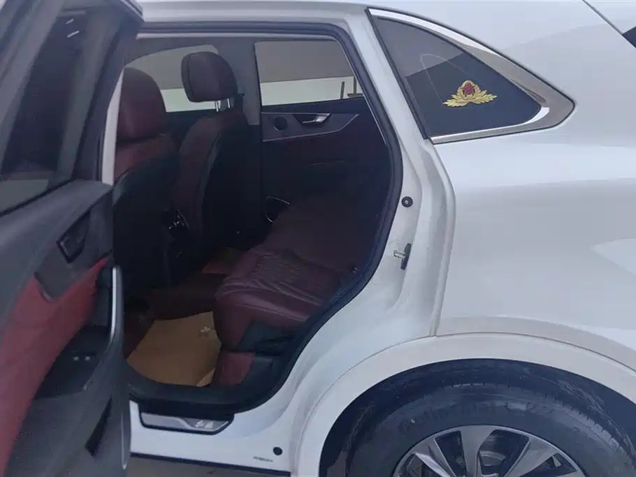 Hongqi HS5 2.0 T Flagship Enjoyment Pro