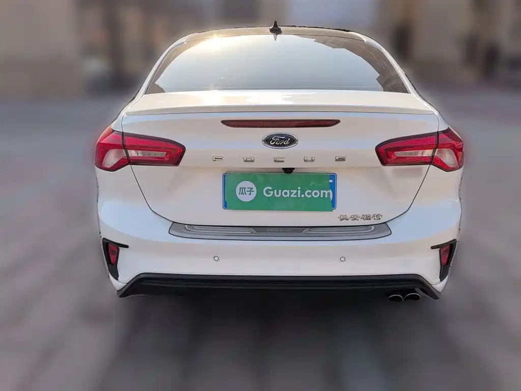 Focus Sedan EcoBoost 180 Auto ST Line