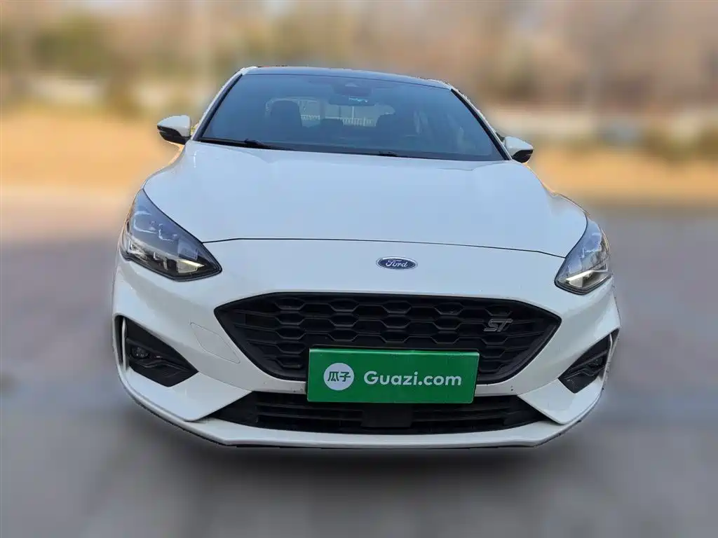 Focus Sedan EcoBoost 180 Auto ST Line