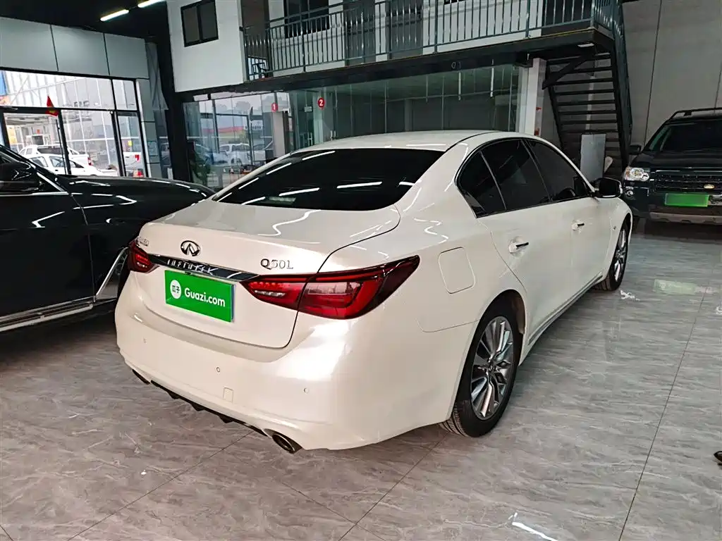 Infiniti Q50 L 2.0 T Comfort Enjoyment CN-VI