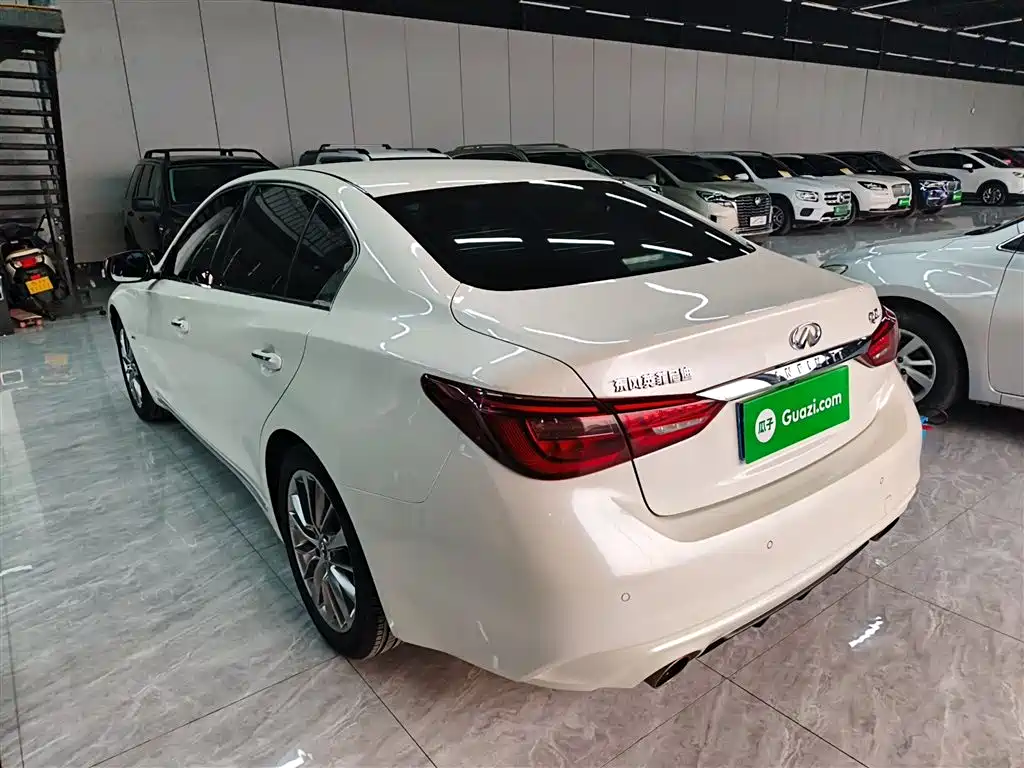 Infiniti Q50 L 2.0 T Comfort Enjoyment CN-VI