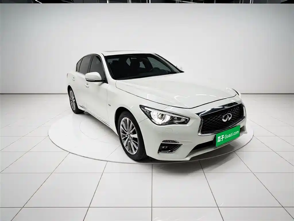Infiniti Q50 L 2.0 T Comfort Enjoyment CN-VI