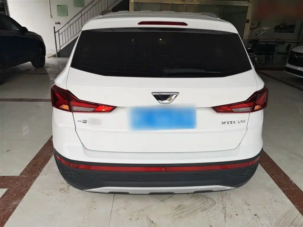 Jetta VS5 280 TSI Auto Progressive