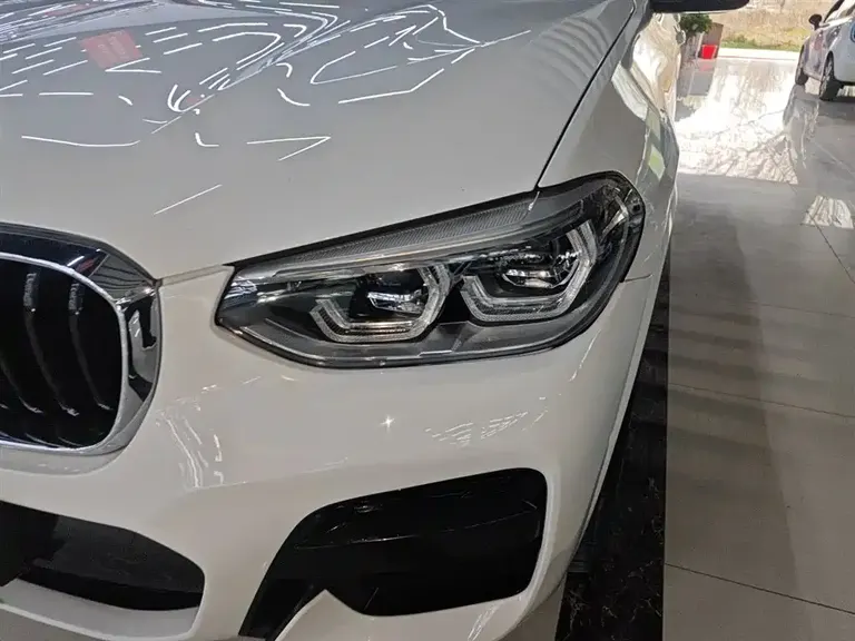 BMW X4 xDrive25 i M Sport Package