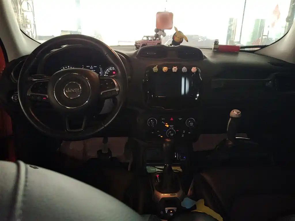 Renegade 自由侠 2019款 220 T 自动精英版