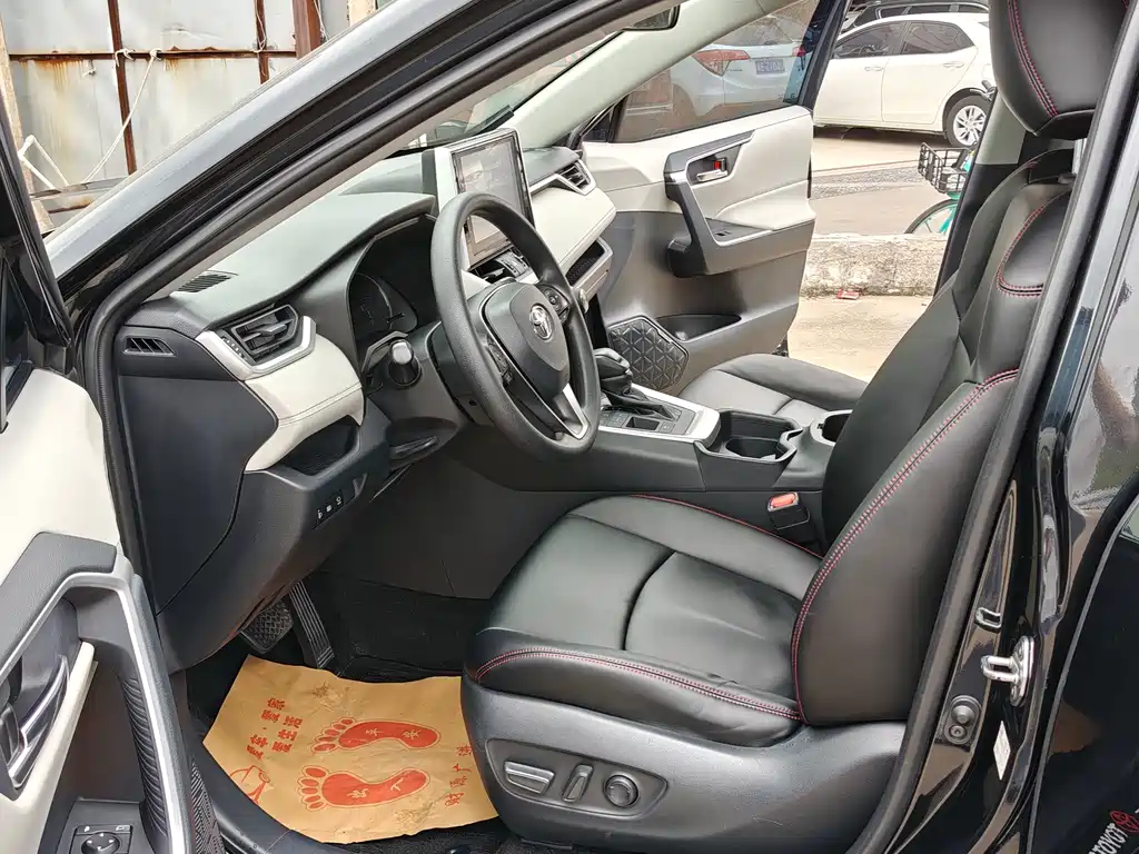 RAV4 Dual Engine 2.5 L E-CVT 2 WD Elite
