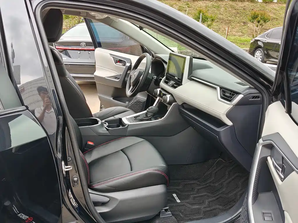 RAV4 Dual Engine 2.5 L E-CVT 2 WD Elite