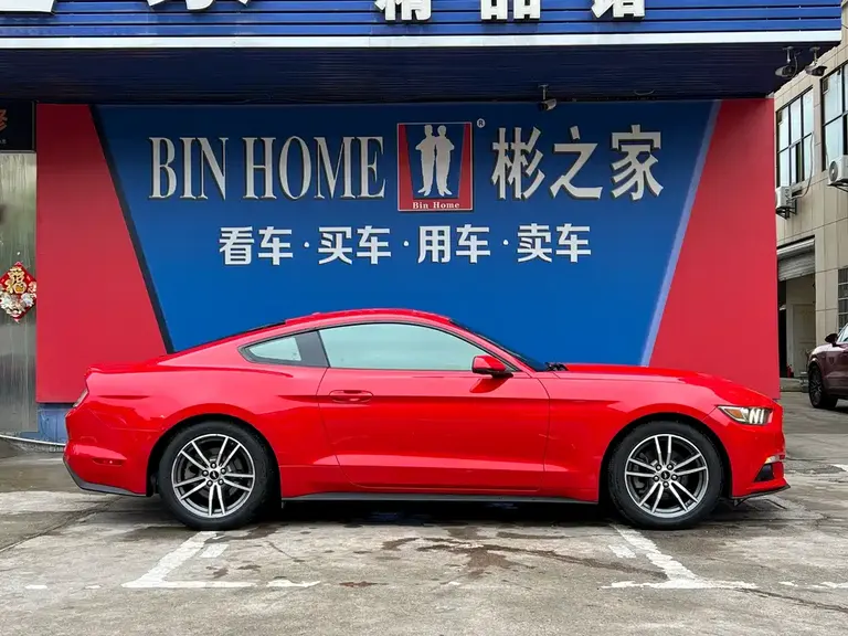 Ford Mustang 2.3 T Performance