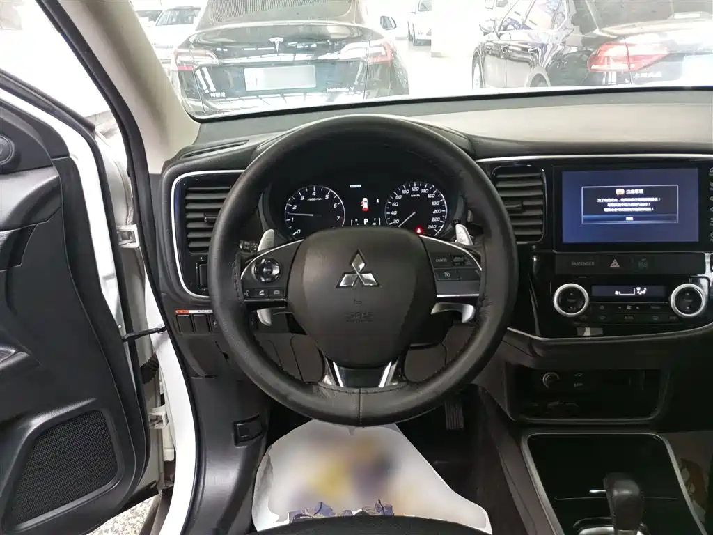 Outlander 2.4 L 4 WD Elite 5-seat