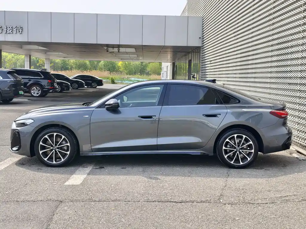 Audi A5 L 2.0 T Sport Plus