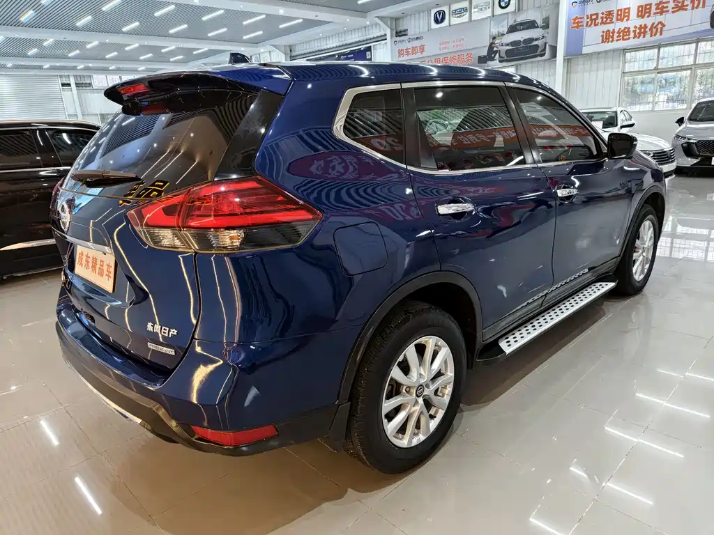 X-Trail 2.0 L CVT Connected Comfort 2 WD