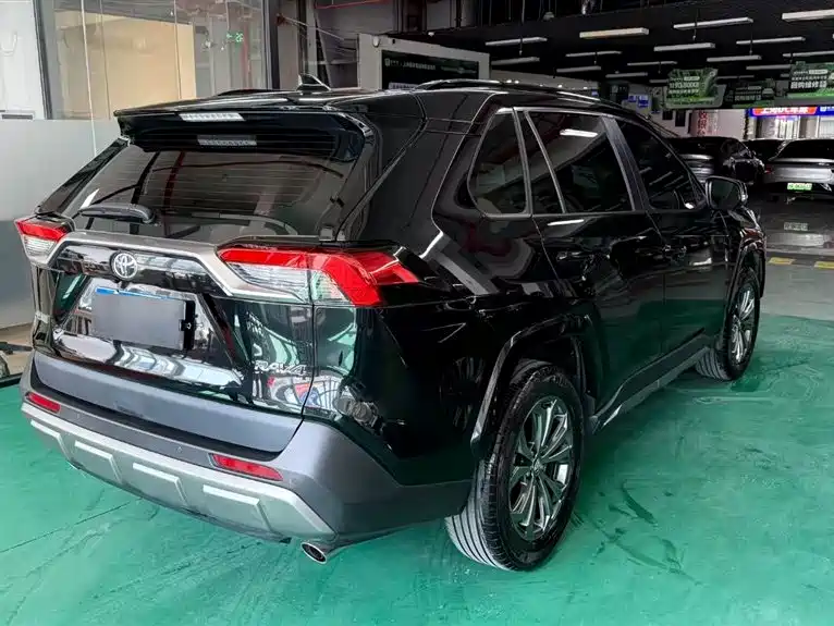 RAV4 2.0 L CVT 2 WD Style Plus