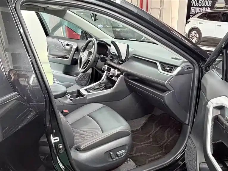 RAV4 2.0 L CVT 2 WD Style Plus