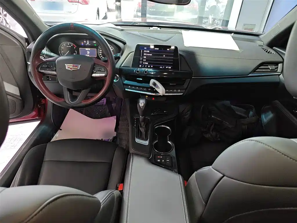 Cadillac CT4 28 T Fashion