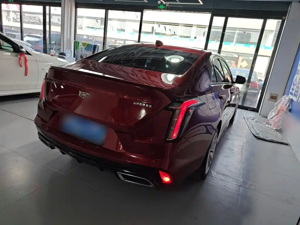 Cadillac CT4 28 T Fashion