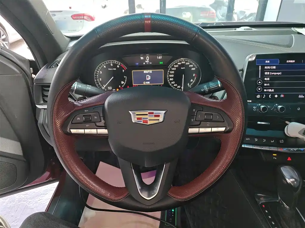 Cadillac CT4 28 T Fashion