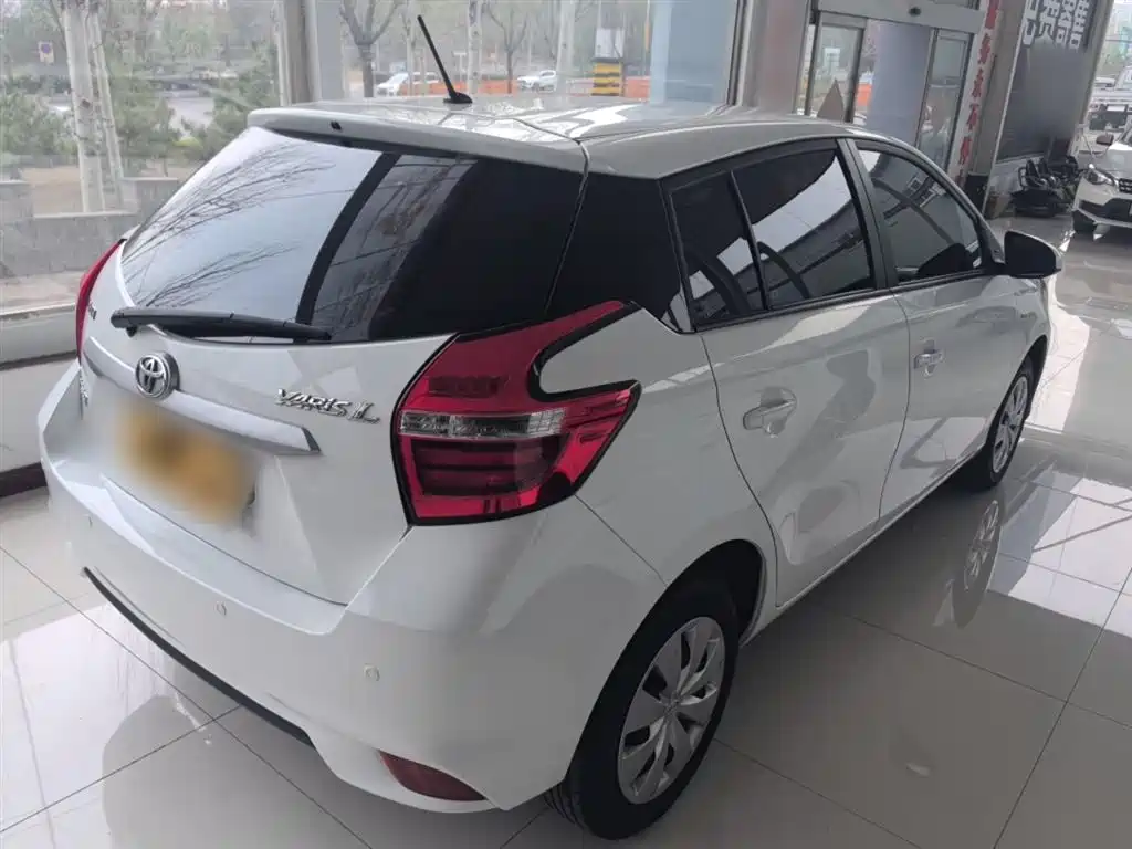 YARiS L Zhixuan 1.5 L CVT Leading