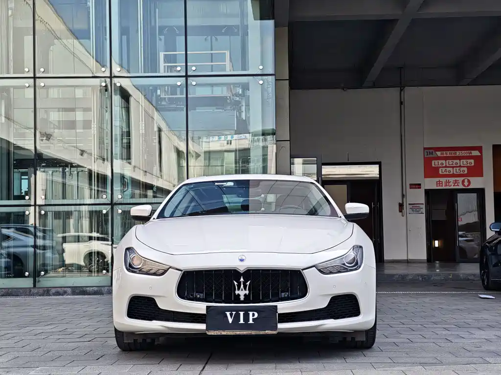 Ghibli 3.0 T Standard