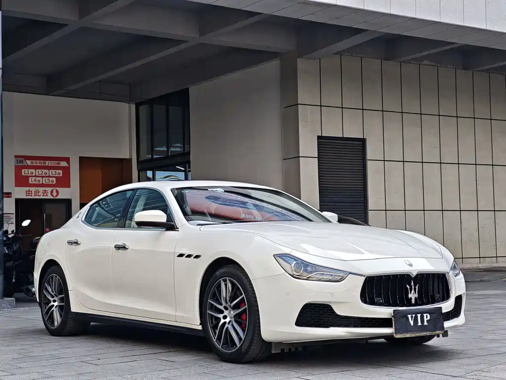 Ghibli 3.0 T Standard