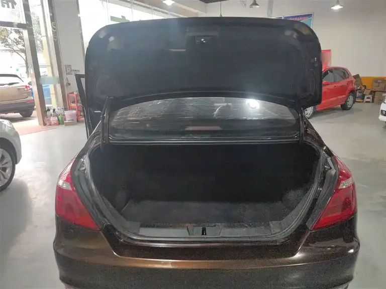 Geely Emgrand Sedan Million 1.5 L CVT Upward