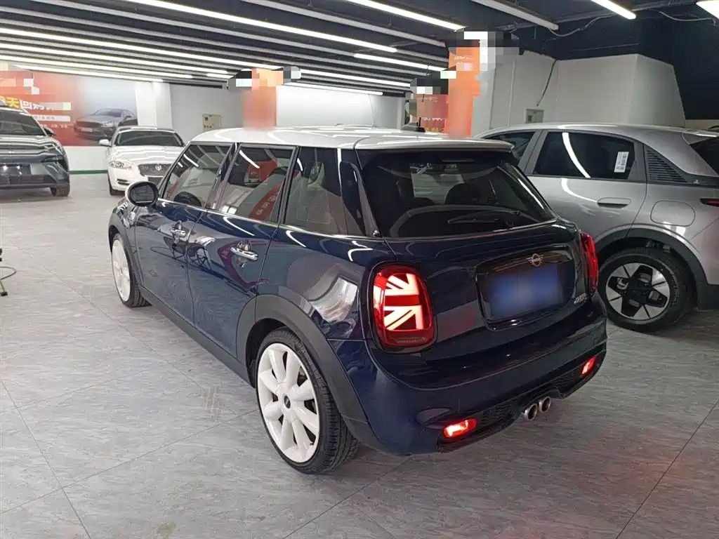 MINI 2.0 T COOPER S Artist 5-door