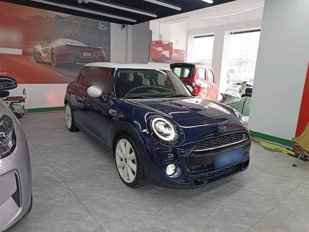MINI 2.0 T COOPER S Artist 5-door
