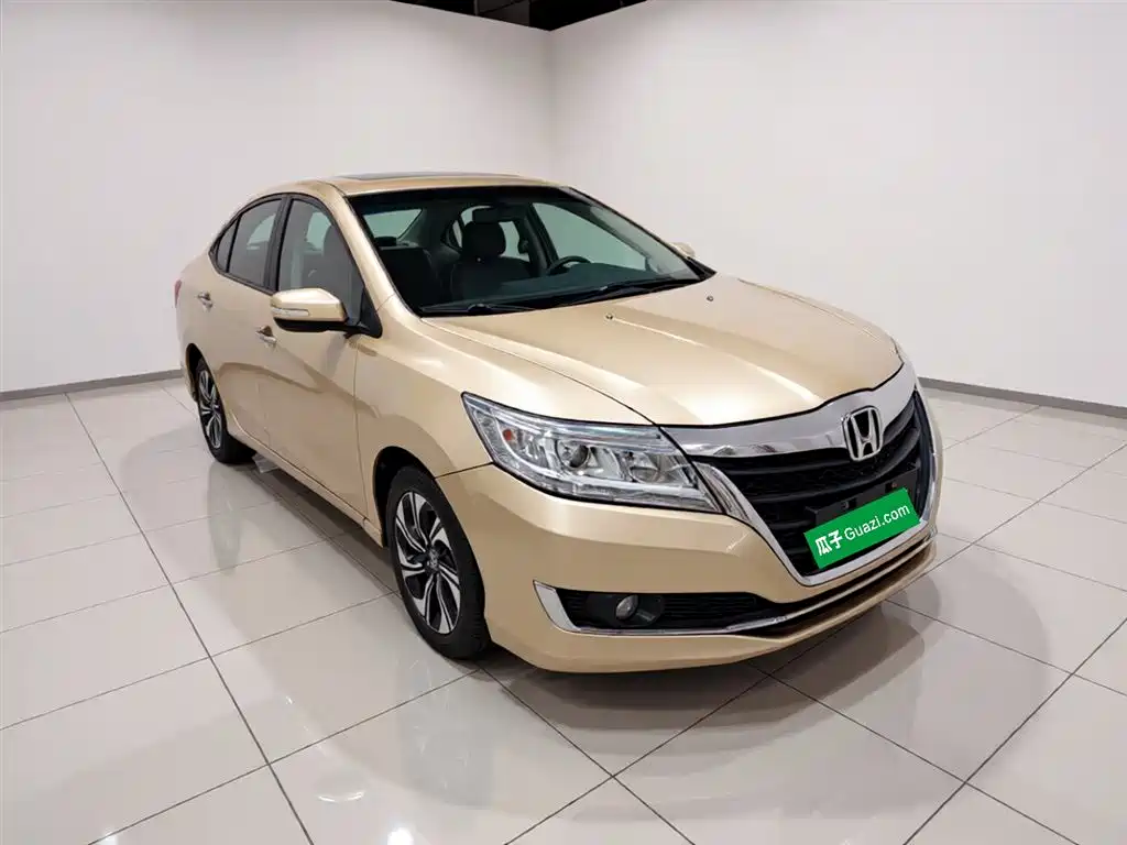 Crider 1.8 L CVT Luxury
