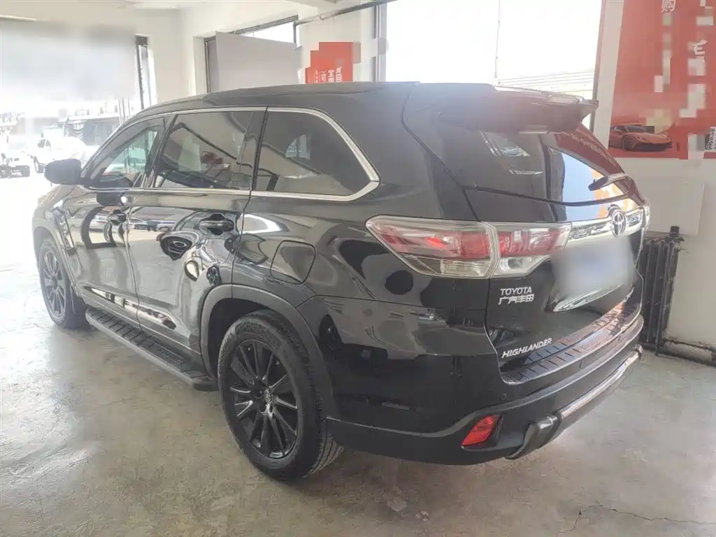 Highlander 2.0 T 4 WD Dazzle Black Limited