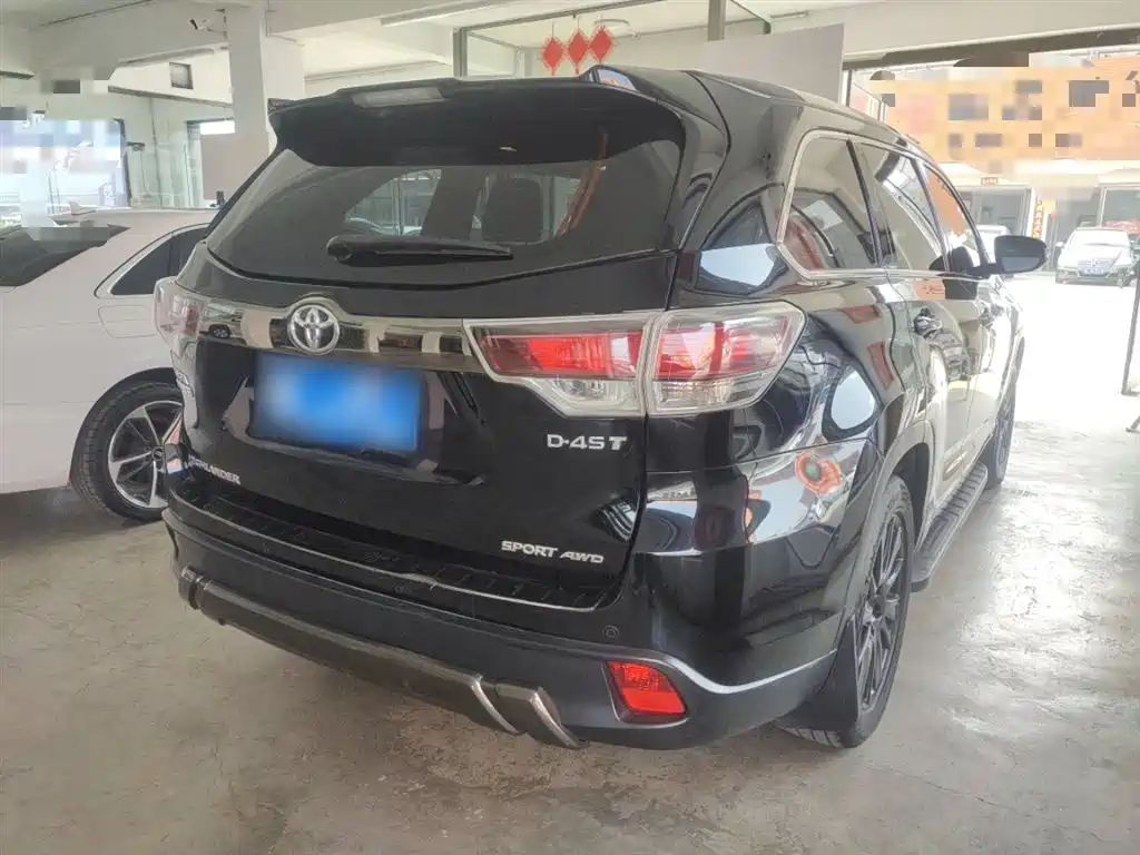 Highlander 2.0 T 4 WD Dazzle Black Limited
