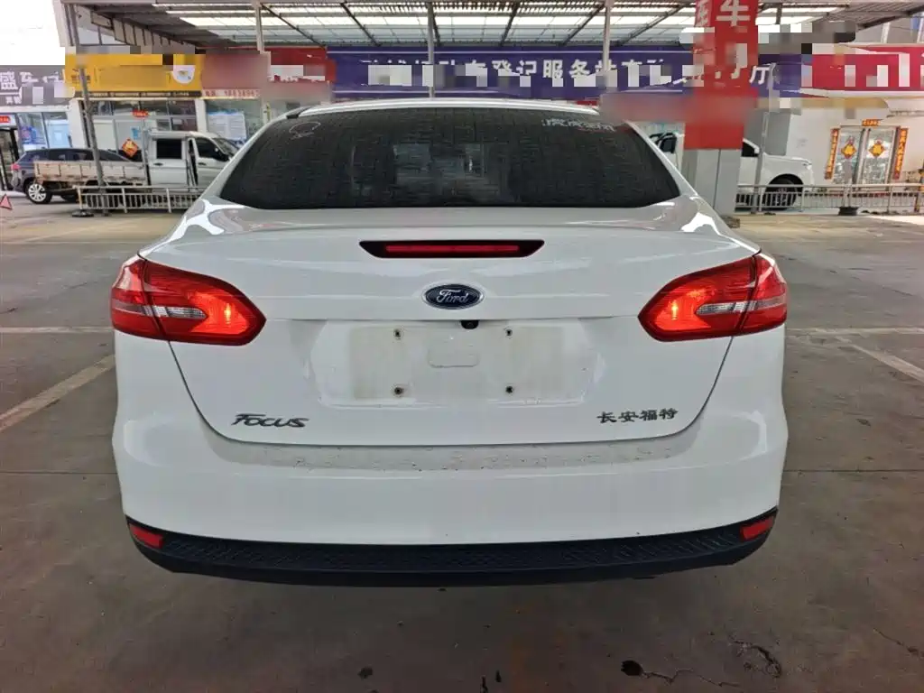 Focus Sedan 1.6 L Auto Comfort Smart Travel