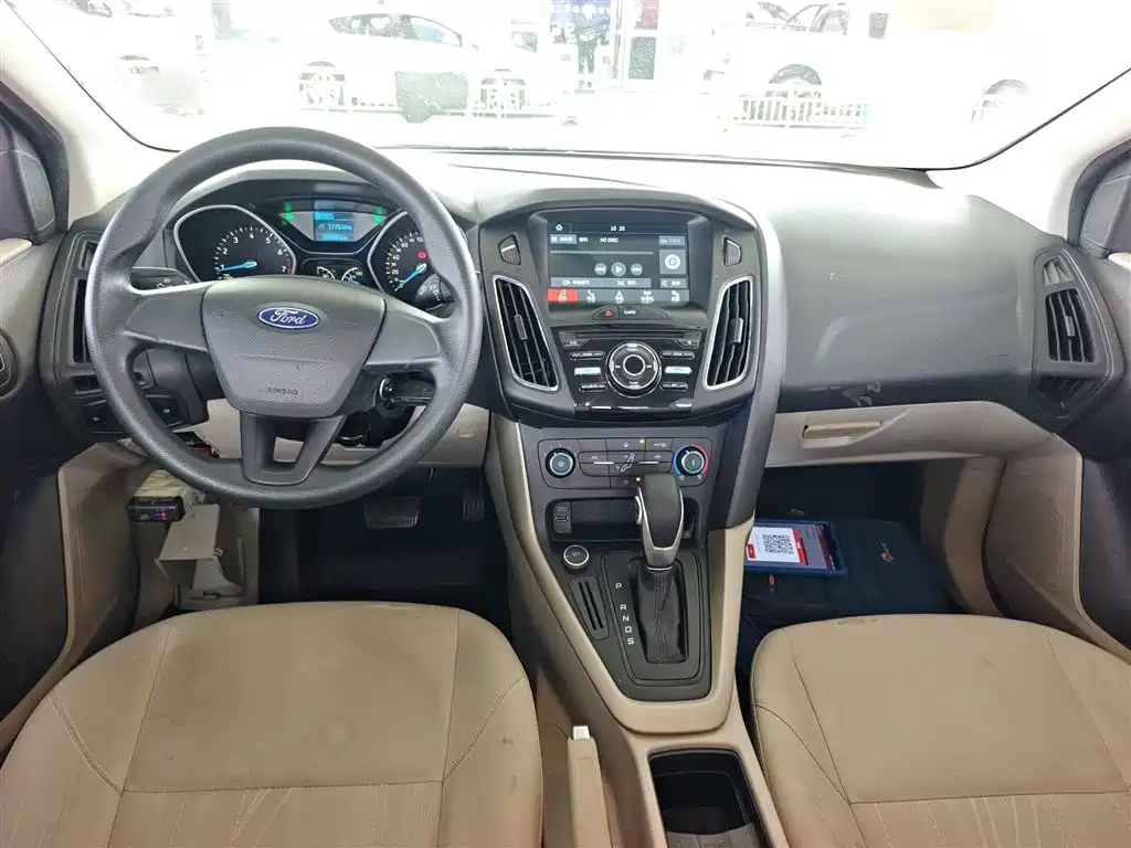 Focus Sedan 1.6 L Auto Comfort Smart Travel