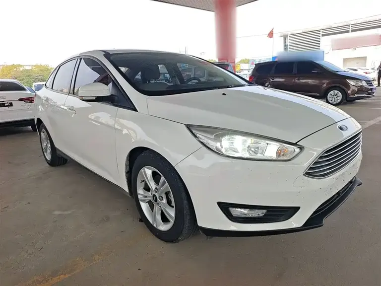 Ford Focus Sedan 1.6 L Auto Comfort Smart Travel