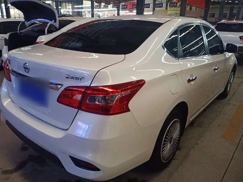 Sylphy Classic 1.6 XE CVT Comfort