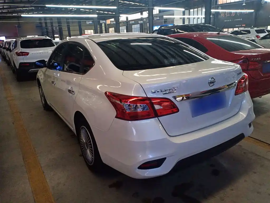 Sylphy Classic 1.6 XE CVT Comfort