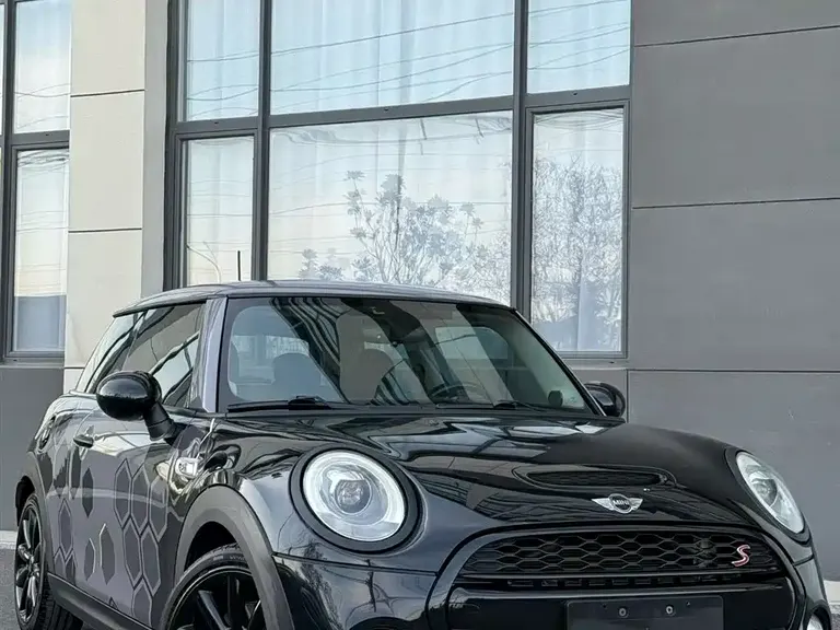 MINI 2.0 T COOPER S Pioneer