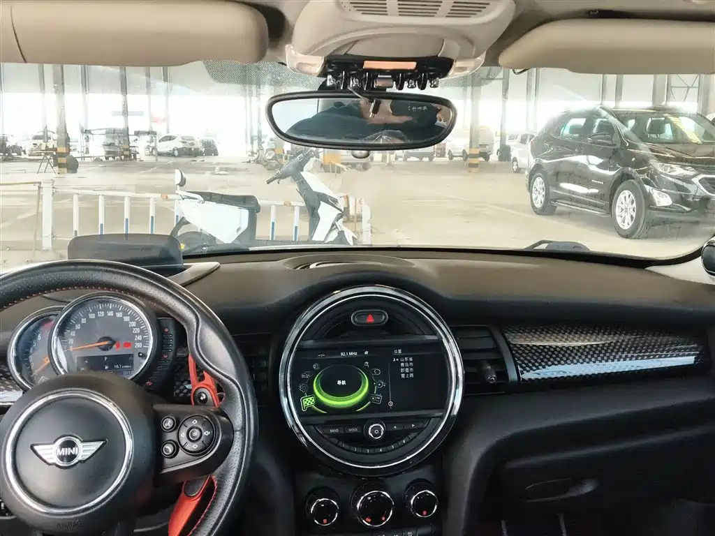 MINI 2.0 T COOPER S Pioneer