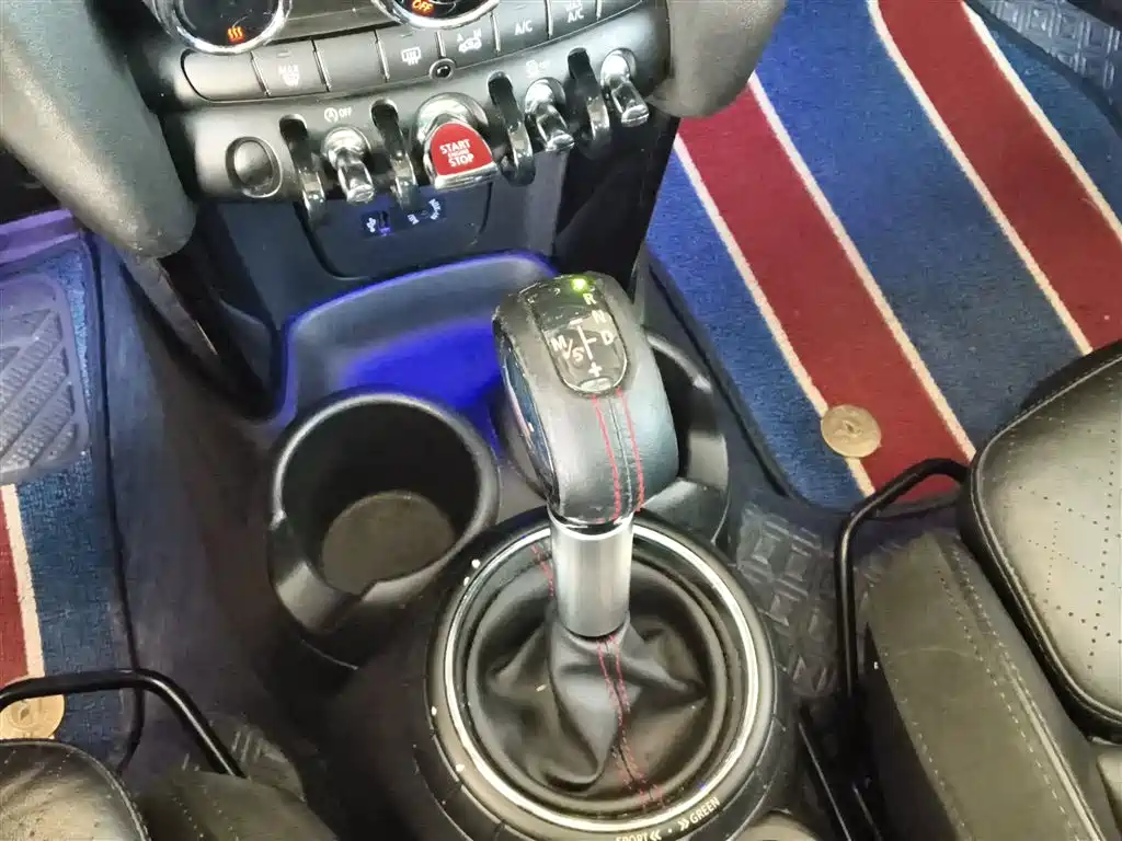MINI 2.0 T COOPER S Pioneer