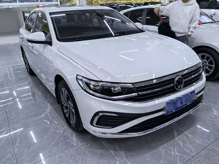 Volkswagen Bora 200 TSI DSG Joy Travel