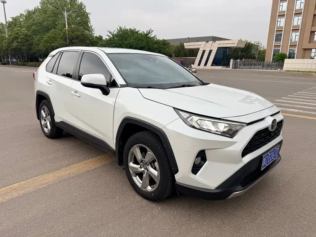 RAV4 2.0 L CVT 2 WD Style PLUS